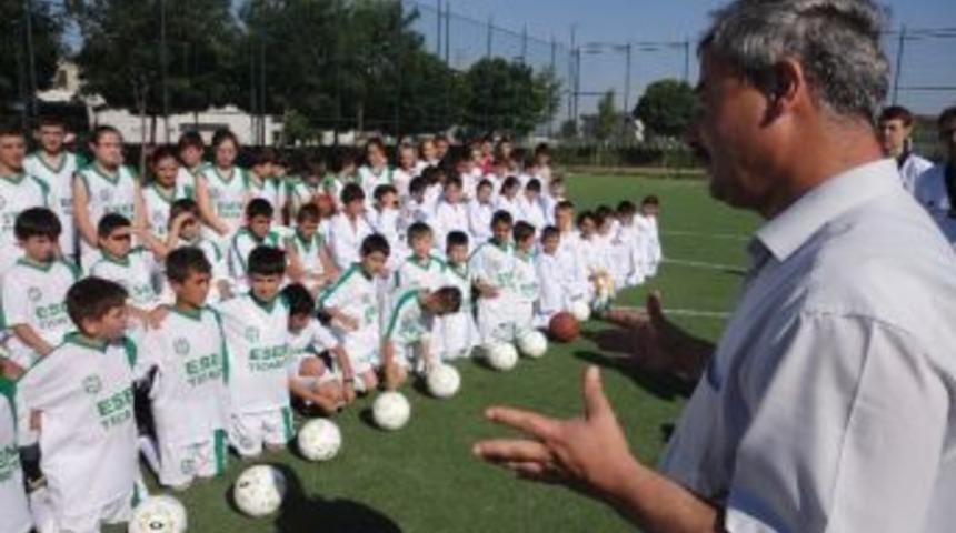 Saruhanlı&rsquo;da 2012 Yaz Spor Kursları A&ccedil;ıldı