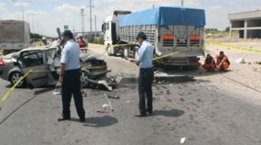 Afyonkarahisar'da Trafik Kazası: 1 &Ouml;l&uuml;, 3 Yaralı