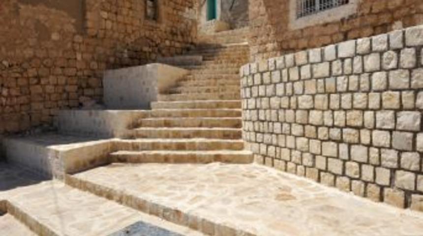 Mardin Sokakları Taşlarla Kaplanıyor