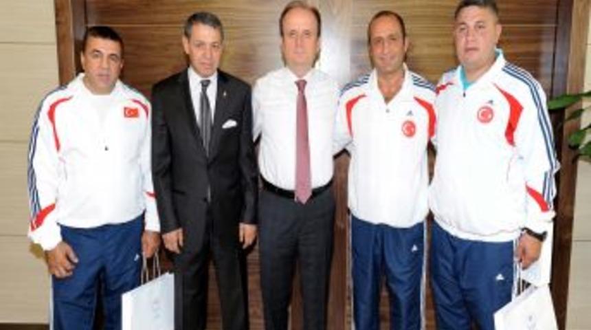 Baykan, Şampiyon Yıldız Boks&ouml;rleri Kabul Etti