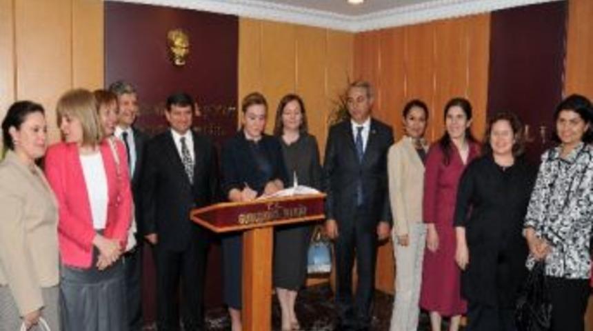 Tbmm Kadın Erkek Fırsat Eşitliği Komisyonu G&uuml;m&uuml;şhane'de