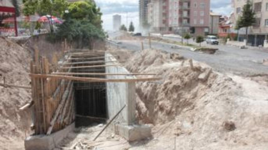 Necip Fazıl Yaya Alt Ge&ccedil;idinde &Ccedil;alışmalar S&uuml;r&uuml;yor