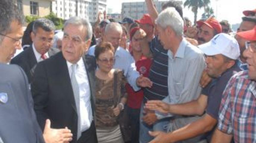 İzmir B&uuml;y&uuml;kşehir Belediyesi'nin Yolsuzluk Davası Başladı