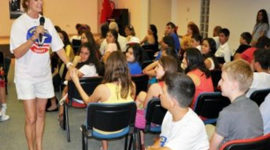 &Uuml;nl&uuml; Opera Sanat&ccedil;ısı Uzay Kampı&rsquo;nda &Ouml;ğrencilerle Buluştu