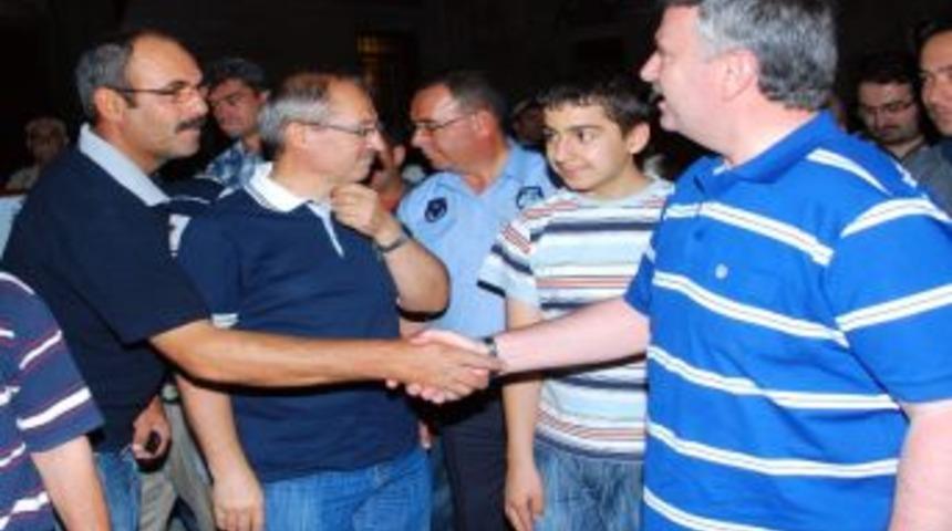 Başkan Aky&uuml;rek Berat Kandili&rsquo;ni Vatandaşlarla Kutladı