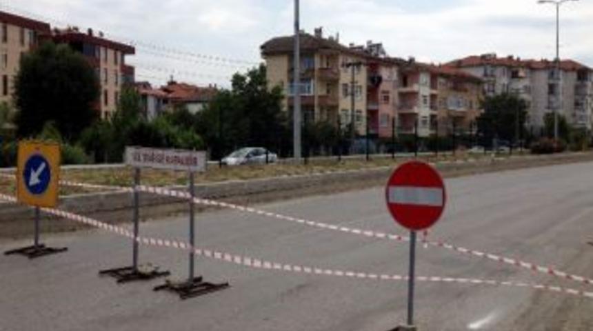 Kısa S&uuml;re &Ouml;nce Yapıldı, Şimdi S&ouml;k&uuml;l&uuml;yor