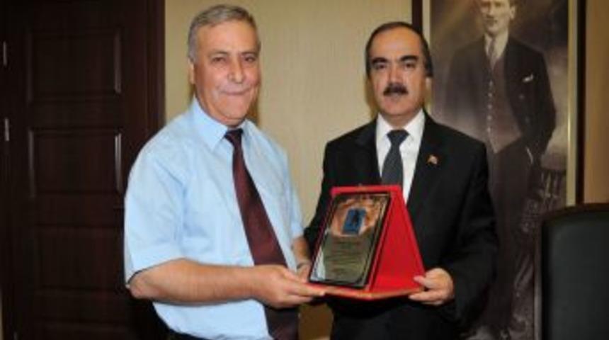 &Ccedil;ukurova Oğuz Boyları Derneği Y&ouml;netimi, Vali H&uuml;seyin Avni Coş&rsquo;u Ziyaret Etti