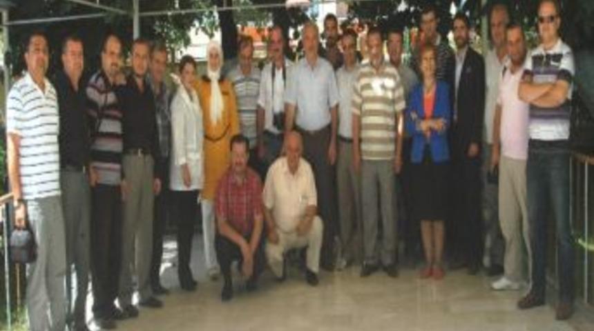 Ak Parti K&uuml;tahya Teşkilatları 'yerel Basın'la Buluştu