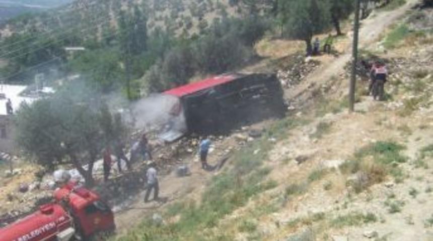 Kargo Kamyonu Şarampole U&ccedil;tu: 1 &Ouml;l&uuml;