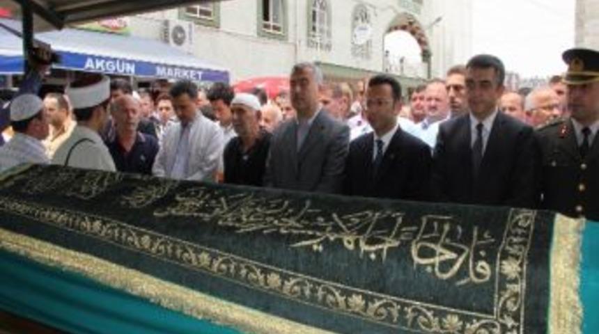 Selde 2 Oğlu İle Birlikte &Ouml;len Baba Toprağa Verildi