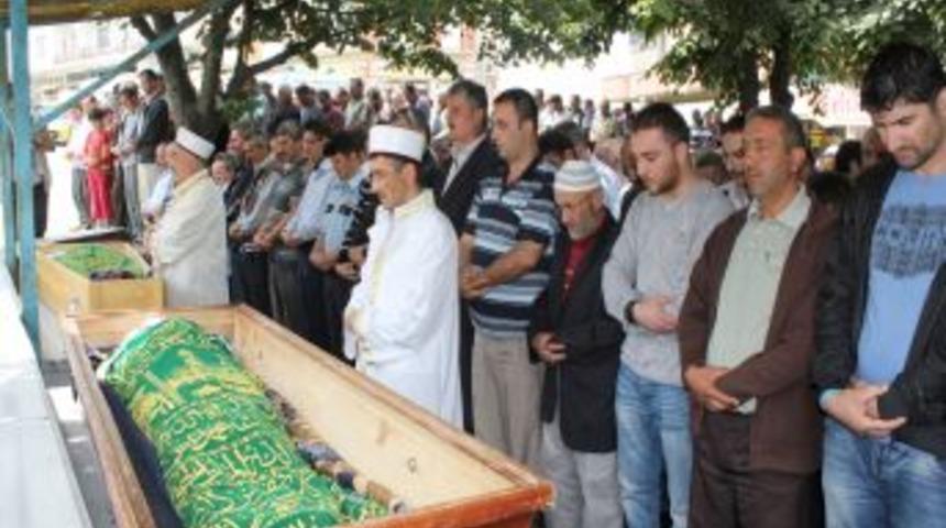 Selde Hayatını Kaybeden Iki Kardeş Ordu'da Toprağa Verildi