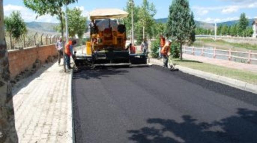 Turhal&rsquo;da Asfaltsız Sokak Ve Yol Kalmayacak
