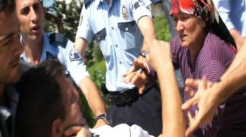 Pazar&rsquo;da Baz İstasyonu Kavgası