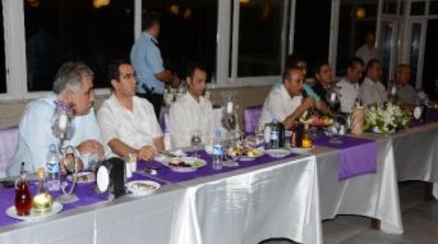 Emniyet M&uuml;d&uuml;r&uuml; Yılmaz&rsquo;dan Yemek