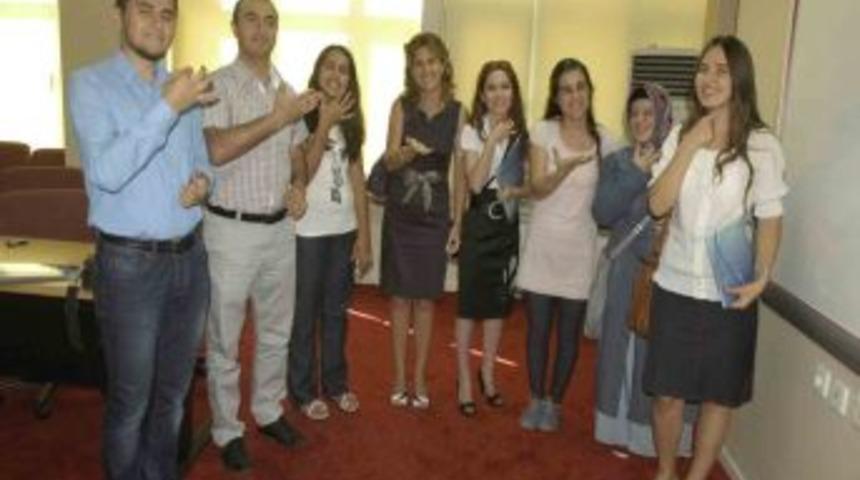 İşaret Dili Eğitiminde Sertifika Sevinci