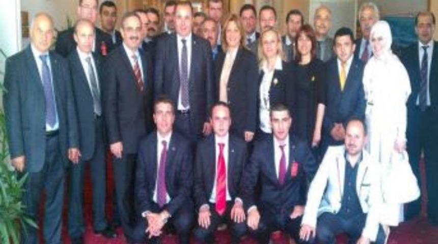 AK Parti Karabağlar İl&ccedil;e Teşkilatı İzmirli Vekillerle Buluştu