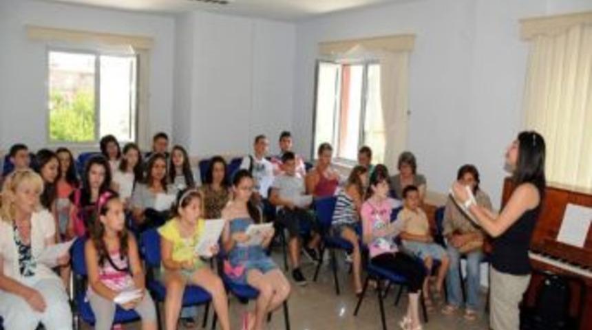 Bulgaristan'dan T&uuml;rk K&uuml;lt&uuml;r Ve Sanatını &Ouml;ğrenmeye Geldiler