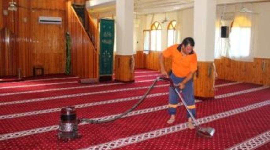 Toroslar&rsquo;da Camiler Ramazan&rsquo;a Hazırlanıyor