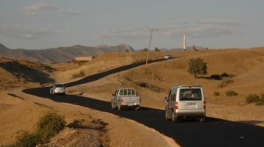Kaletepe Ve Taşlıdere K&ouml;yleri Beton Asfalta Kavuştu