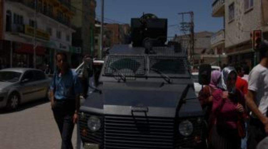 Doğubayazıt&rsquo;ta &Ccedil;eşitli Adreslere Polis Baskını