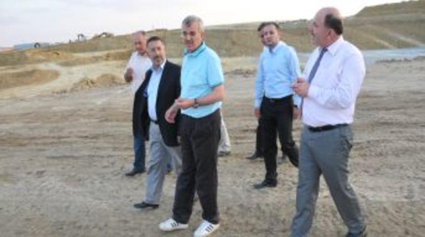 AK Partili Erd&ouml;l B&ouml;lge Hastanesinde Incelemelerde Bulundu