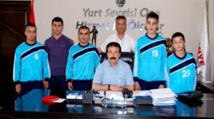 &Uuml;nye Belediyespor G&uuml;reş&ccedil;ileri Kırkpınar'da M&uuml;cadele Edecek