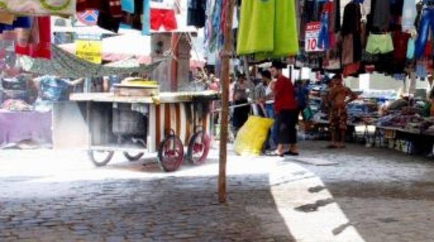 Ayvalık Semt Pazarında Facia Ucuz Atlatıldı