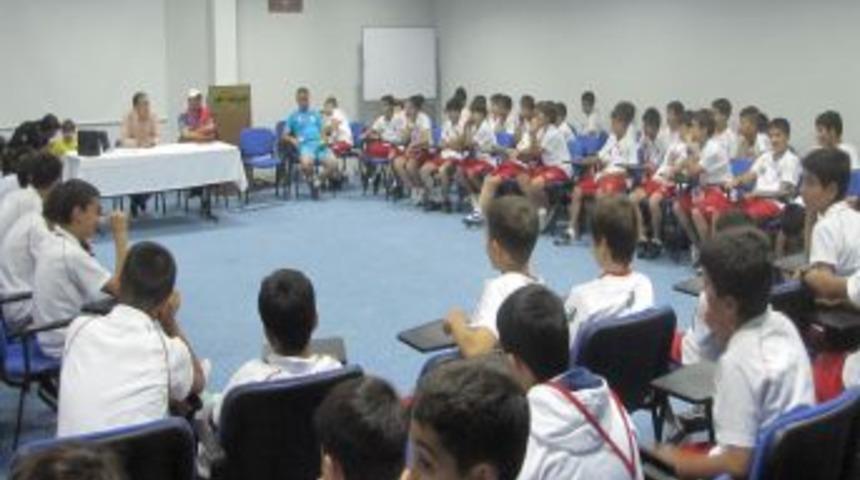 Futbol K&ouml;ylerinde Eğitim Başladı