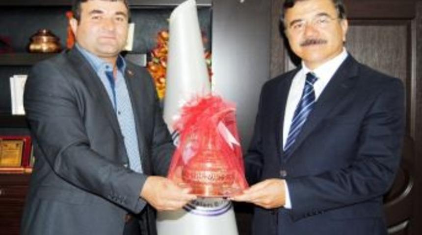 Sgk İl M&uuml;d&uuml;r&uuml; Ayhan Y&uuml;r&uuml;yen'den &Ccedil;esob'a Veda Ziyareti