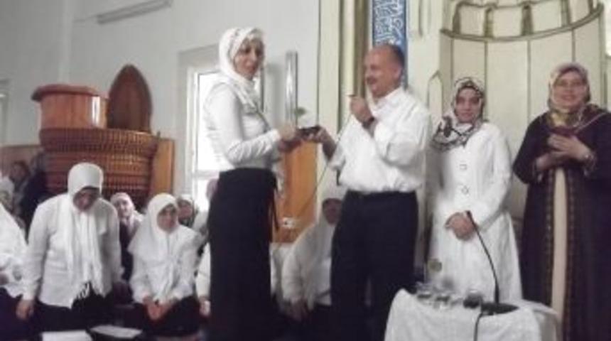 Kuran Kursunu Bitiren Bayanlara Belgeleri Verildi