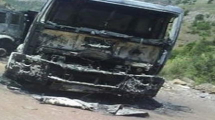 PKK'lılar yol kesip 9 TIR'ı yaktı