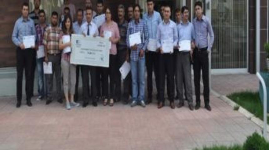 &Ouml;zel Uygulamalı Girişimcilik Kursiyerleri Sertifikalarını Aldı