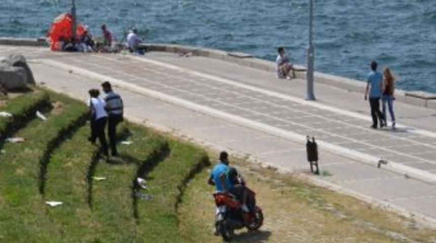 Yaya Yolunda Gezen Motosikletler Tehlike Sa&ccedil;ıyor