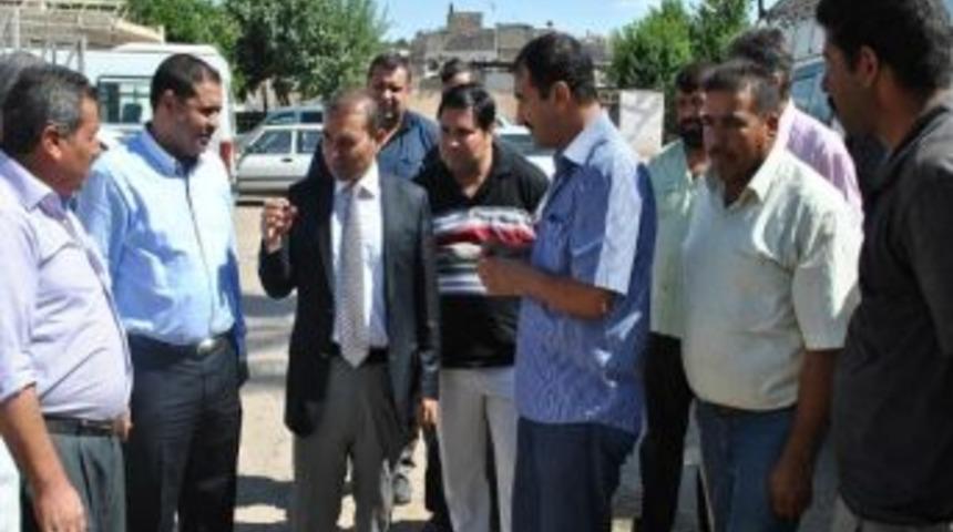 Ak Parti Merkez İl&ccedil;e Başkanı Zahit&rsquo;ten Esnafa Kırmızı Karanfil