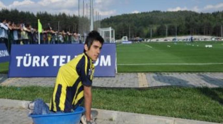 Fenerbah&ccedil;e Sevgisi Engel Tanımıyor