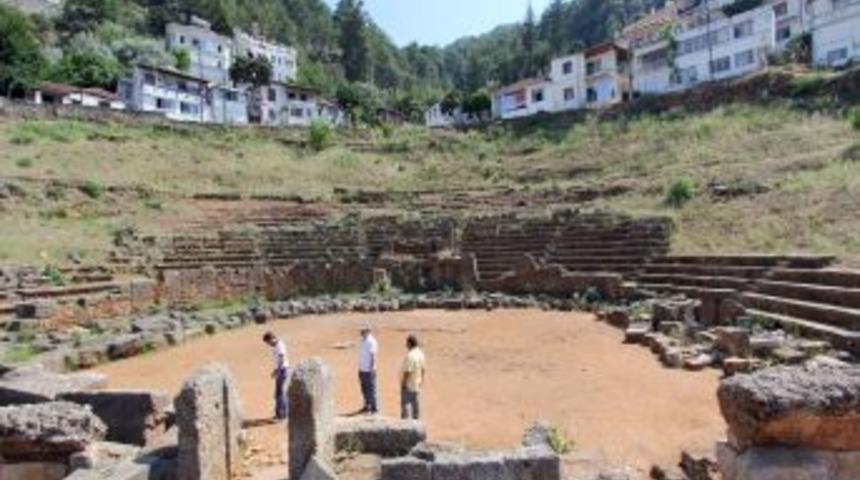 Temmessos Antik Tiyatrosunun Restorasyon S&ouml;zleşmesi Imzalandı