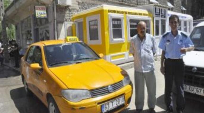 Siverek&rsquo;te İlk Kez Başlatılan Sarı Taksi Uygulaması İlgi G&ouml;rd&uuml;