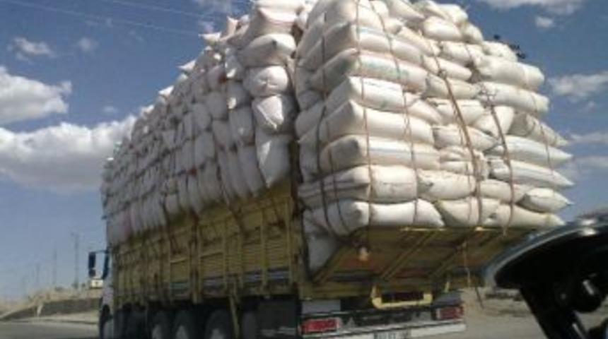 Saman Y&uuml;kl&uuml; Kamyonlar Trafiği Tehlikeye Sokuyor