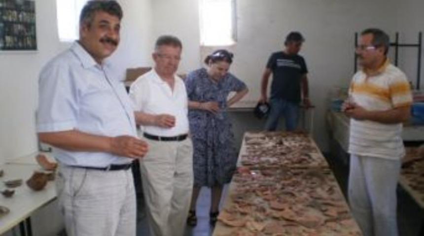 Pa&uuml;&rsquo;den Tabae Kazı Evine Ziyaret