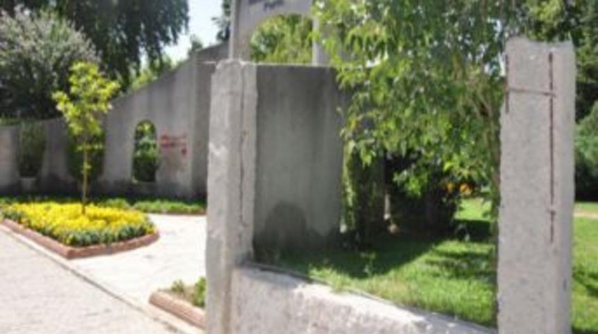 Salihli Kenan Evren Parkı&rsquo;nda Yenileme &Ccedil;alışmaları S&uuml;r&uuml;yor