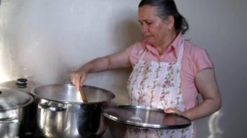Hem Aş&ccedil;ı Hem Yazar