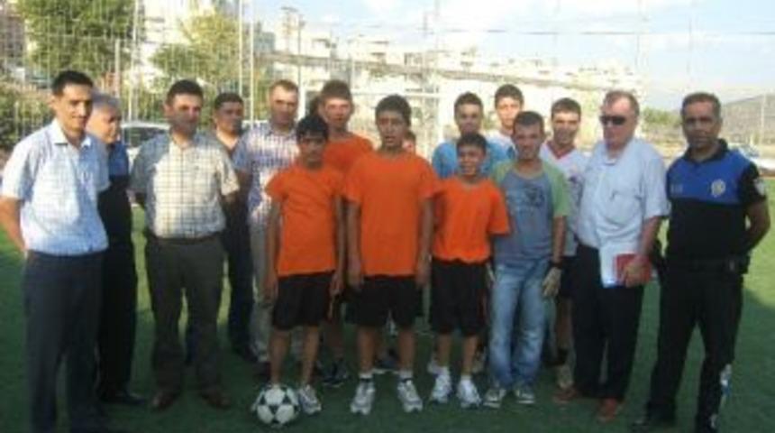 Kozan'da Futbol Turnuvası