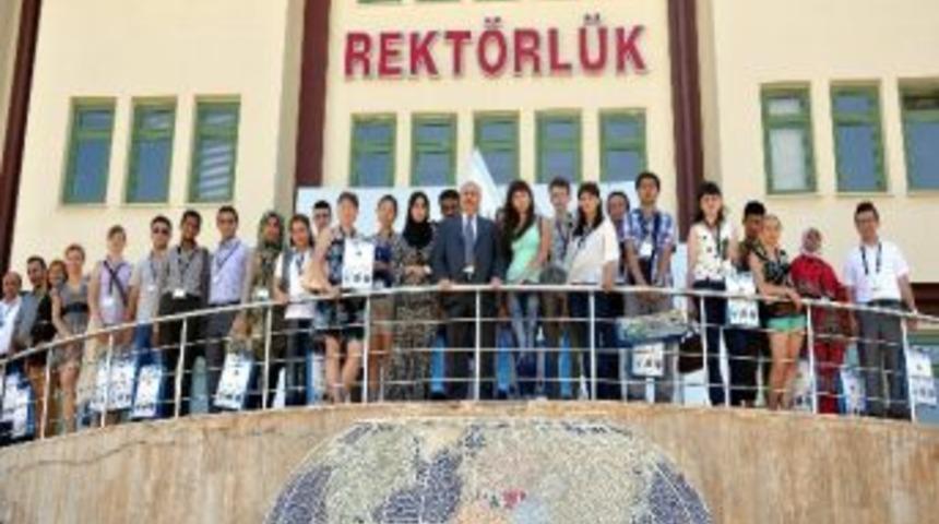 Adıyaman &Uuml;niversitesi 17 &Uuml;lkeden &Ouml;ğrencileri Ağırlıyor