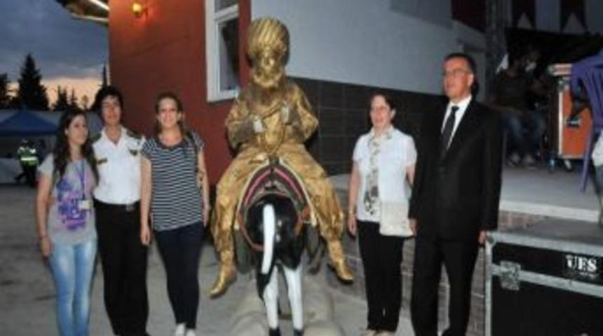 Akşehir&rsquo;de Ateşbaz Ve Jongl&ouml;r G&ouml;sterisi