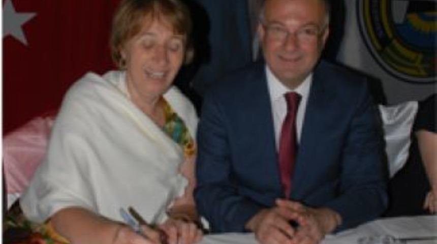 Meclis &Uuml;yesi AK Partiye katıldı