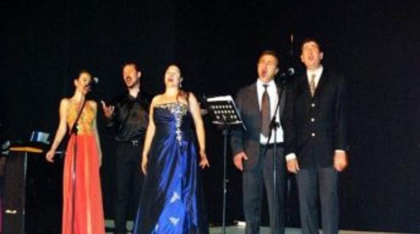 Ayvalık&rsquo;ta &lsquo;aryalar&rsquo; T&uuml;rk&uuml; Oldu