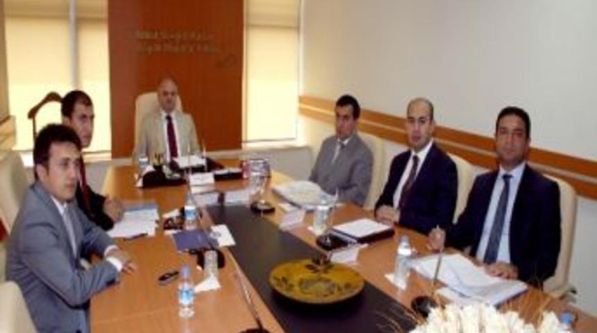 Vali &Ccedil;akacak Kaymakamlarla Değerlendirme Toplantısı Yaptı