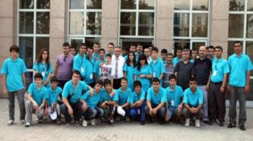 Ankaralı &Ouml;ğrenciler&rsquo;den Başkan Yılmaz&rsquo;a Ziyaret