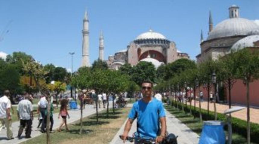 İranlı Turist Bisikletle Karadeniz Turu Yapıyor