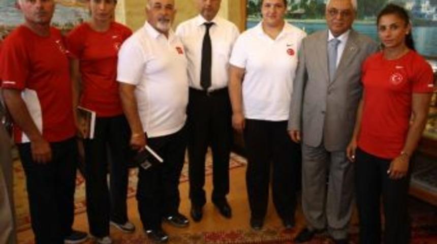 Mersin&rsquo;in Gururu Milli Atletler B&uuml;y&uuml;kşehir&rsquo;de